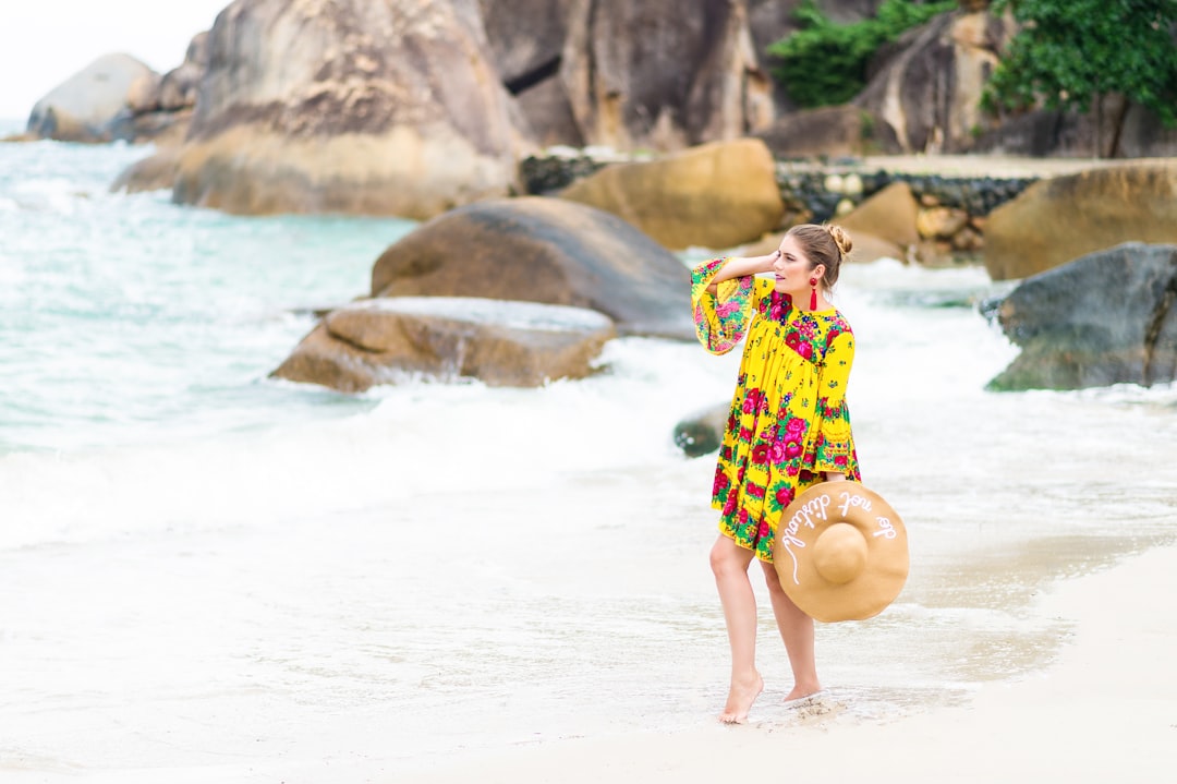Photo yellow dress